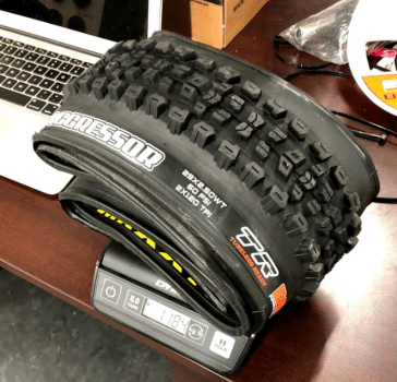 maxxis-aggressor-29-2.5-owt-tubeless-ready-tire-actual-weight