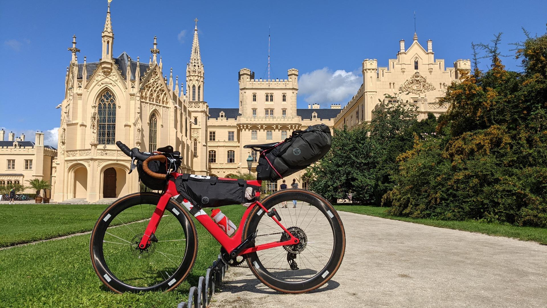 3T-Strada-touring-bike-with-Light-Bicycle-AR55-wheels