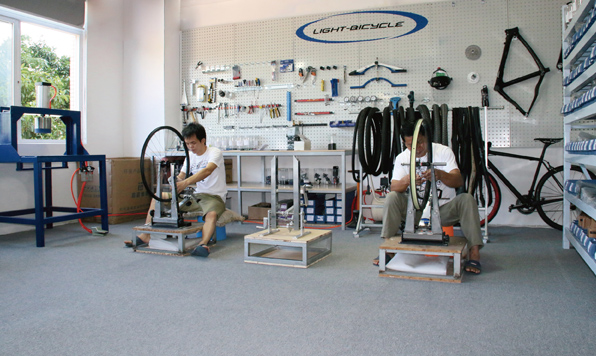 bicycle wheel hand-building