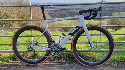 3T-strada-road-bike-on-light-bicycle-ar56-carbon-wheelset