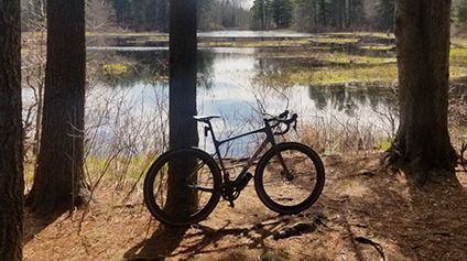 Giant-Revolt-Advanced-gravel-bike-with-ar46-carbon-wheels.jpeg