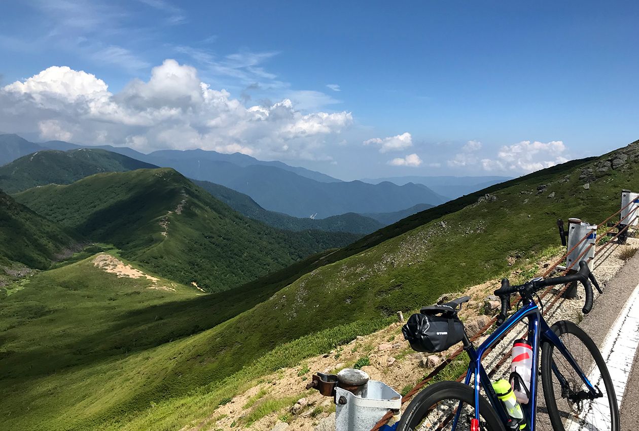 riding-solo-abroad-mountain-cycling-in-Norikura.jpeg