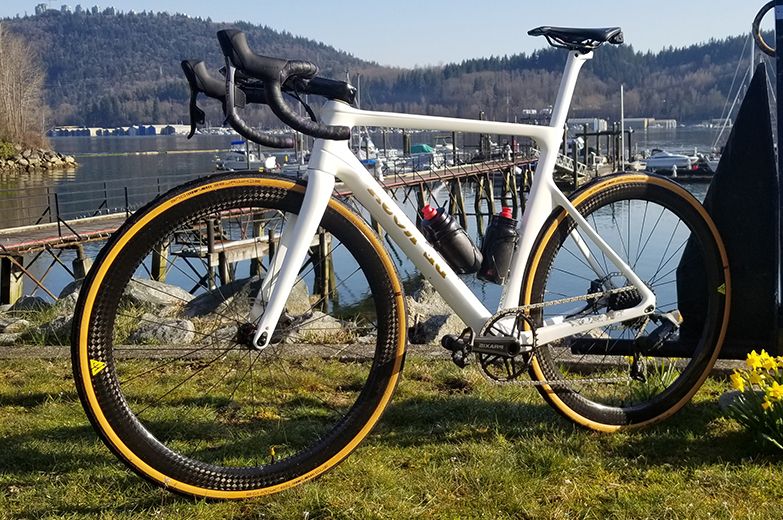 lightcarbon-aero-road-bike-with-light-bicycle-ar46-disc-12k-glossy-carbon-wheelset.jpeg