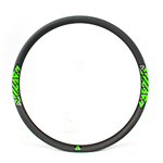 Carbon beadless 46mm wide 26 inch plus rim for more traction tubeless compatible