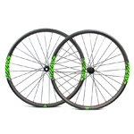 beadless carbon 650B mountain bike wheelset with 35mm wide tubeless compatible hand-built MTB wheels 27.5