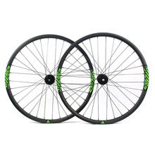 Hand-built carbon 650B cross country light weight mtb wheels tubeless compatible 27mm wide