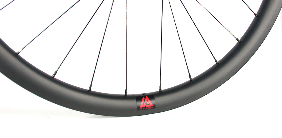 light bicycle carbon rims