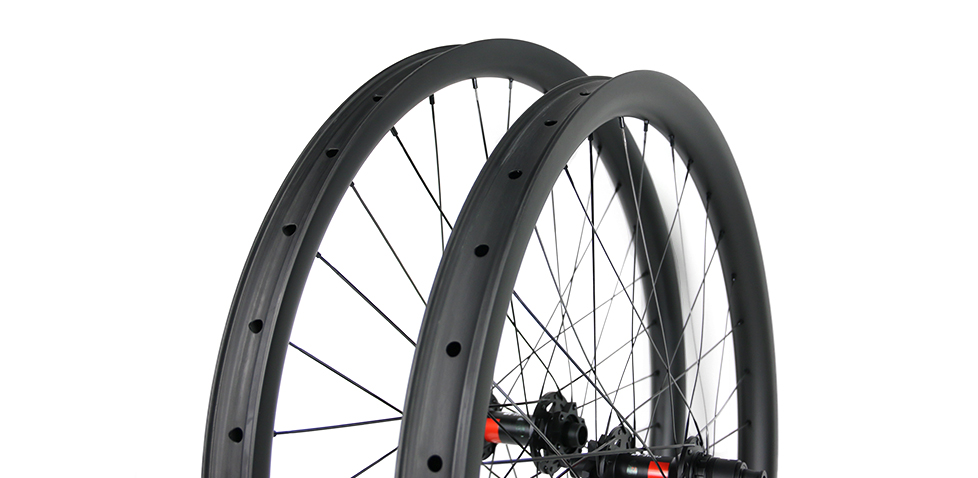 Carbon-Mullet-MTB-Wheelset-Tubeless-Ready