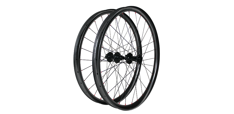 AM735-mtb-plus-ud-carbon-wheels