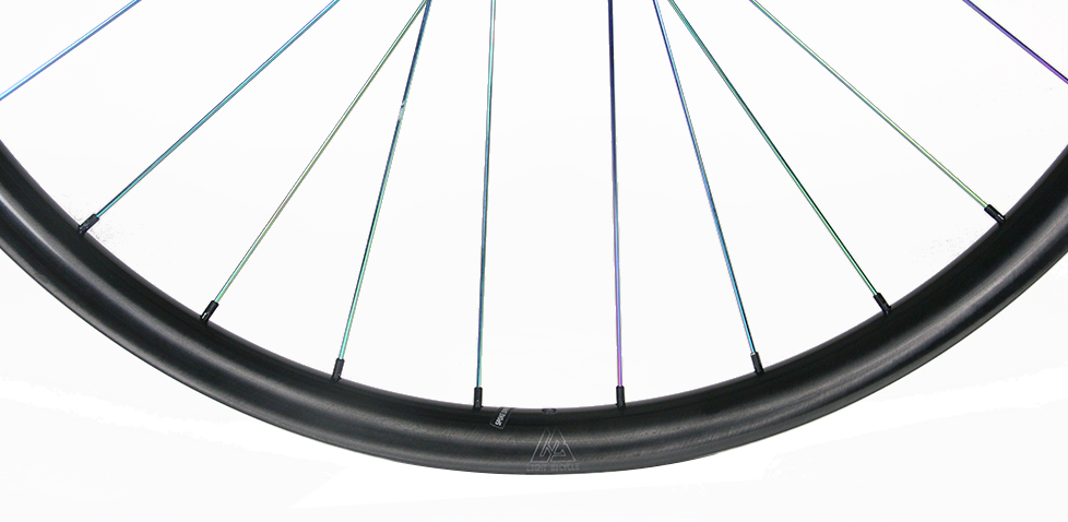 AM930-handbuilt-carbon-mountain-bike-wheel-laser-engraving-decal