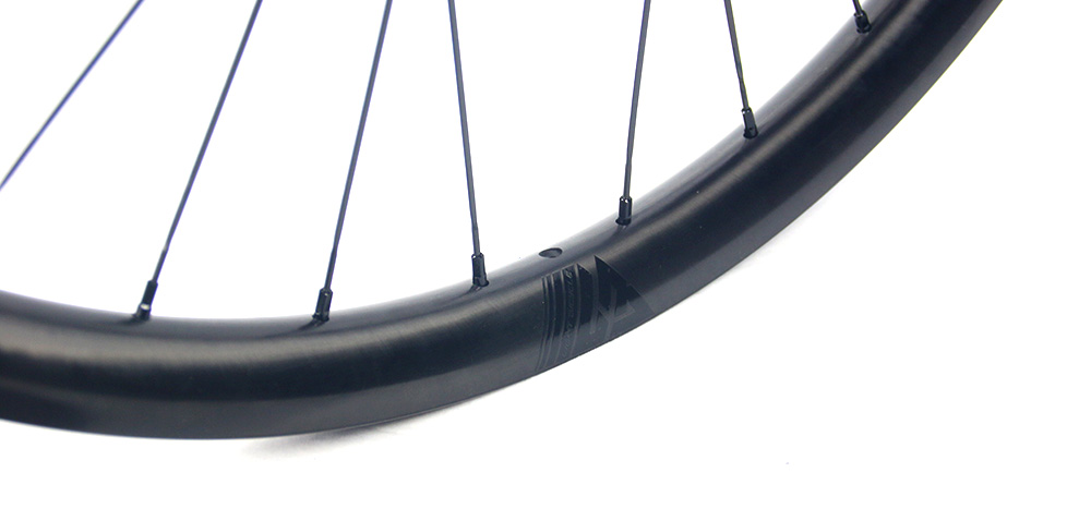 light bicycle carbon rims