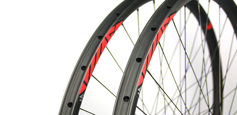 lightweight-carbon-29er-wheels