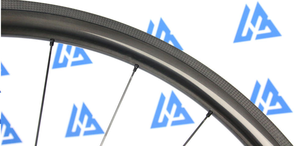 35mm depth 700c carbon rims