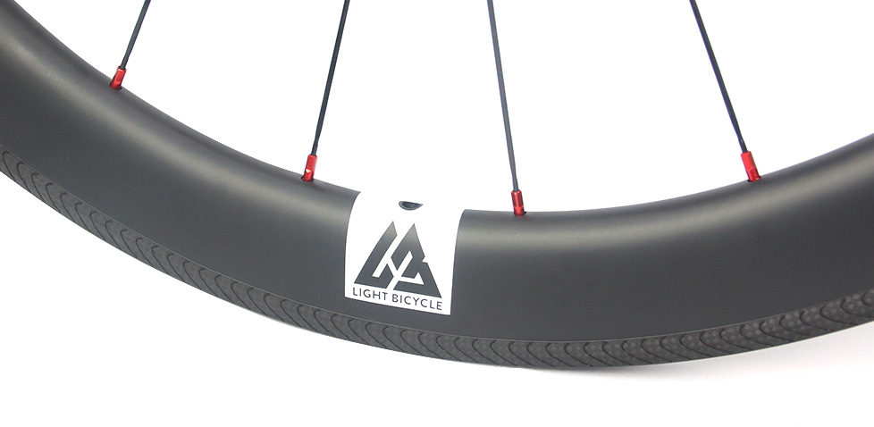 lightest clincher tyres