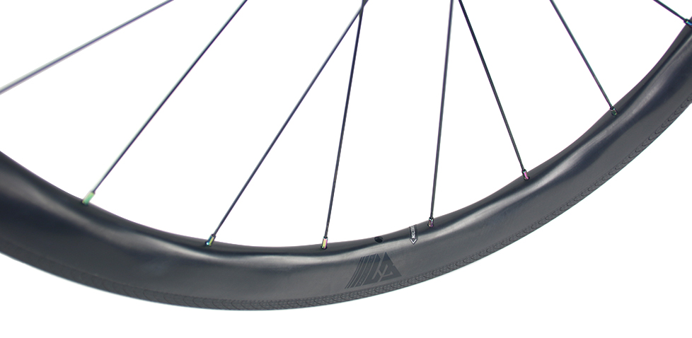 super light weight wavy carbon wheel