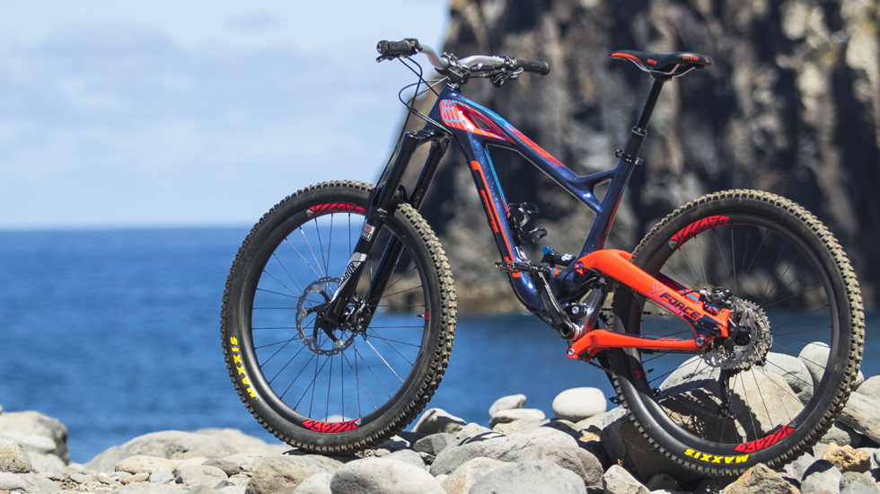 light bicyclecarbon frame,carbon rim,carbon wheel,carbon wheelset