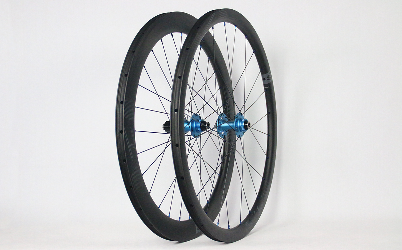 700c-carbon-wheelset-with-Chris-King-R45D-j-bend-centerlock-road-hubs-matte-turquoise