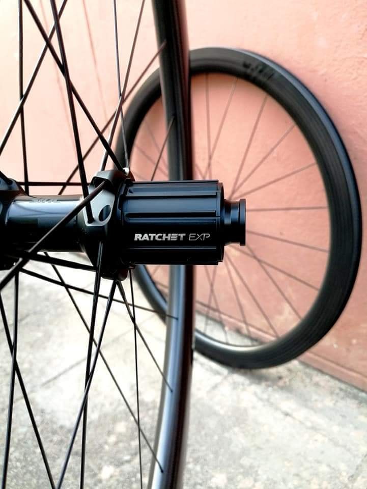 light-bicycle-falcon-pro-ar45-disc-road-carbon-wheelset