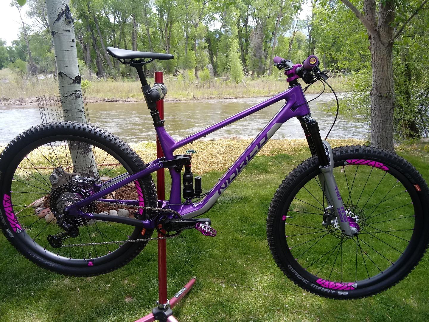 norco-optic-20in-mountain-enduro-bike-RM29C07-carbon-wheels