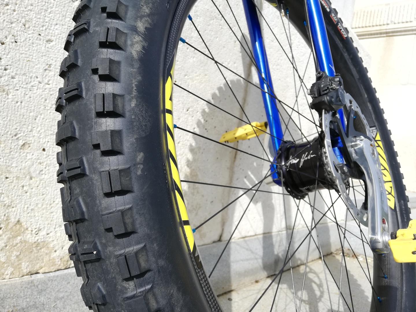 Unicycle with MAXXIS tires with Light Bicycle 29er mtb rim