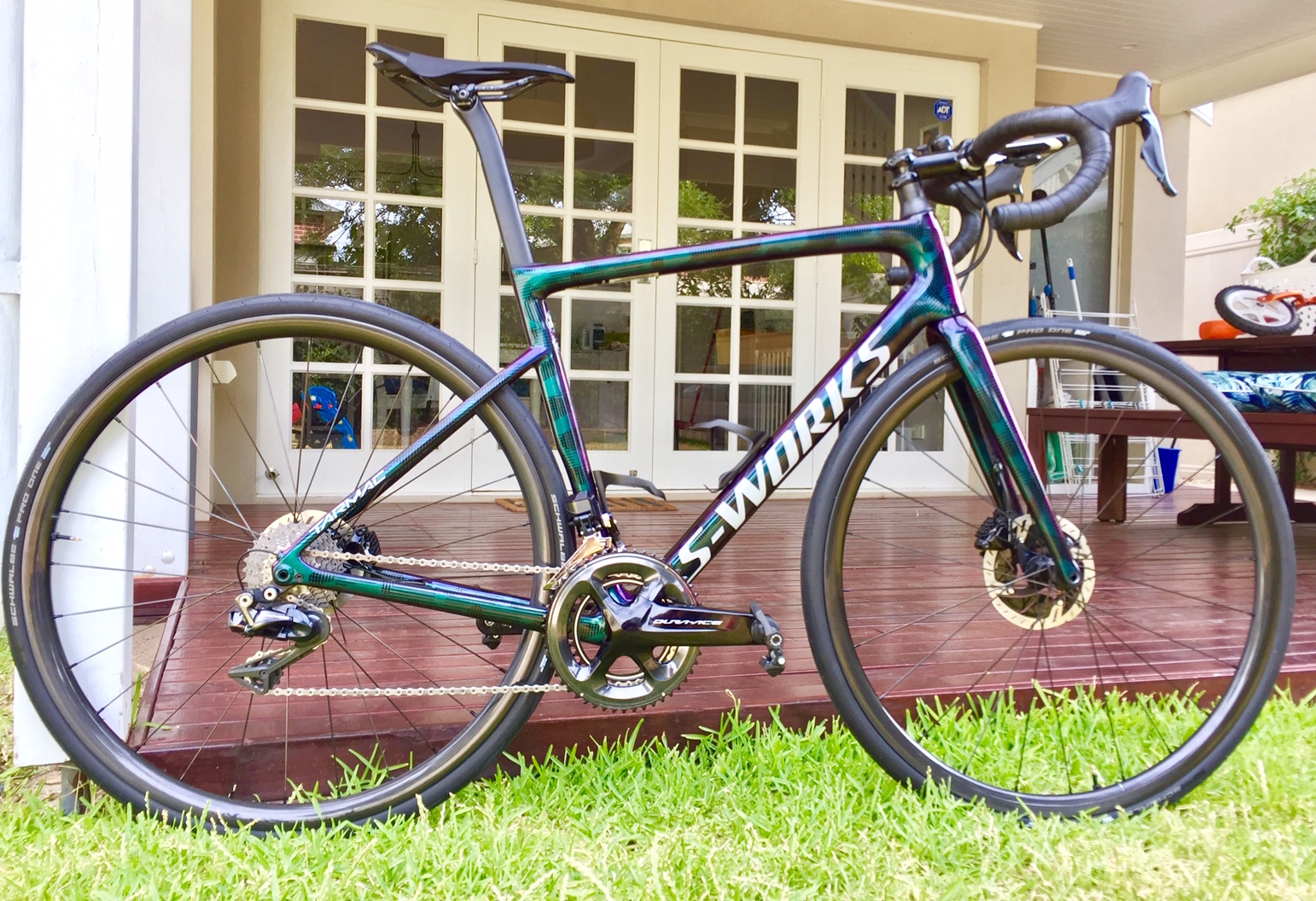 29er-carbon-fiber-road-wheels-schwalbe-pro-one-tires-on-specialized-s-works-road-bike