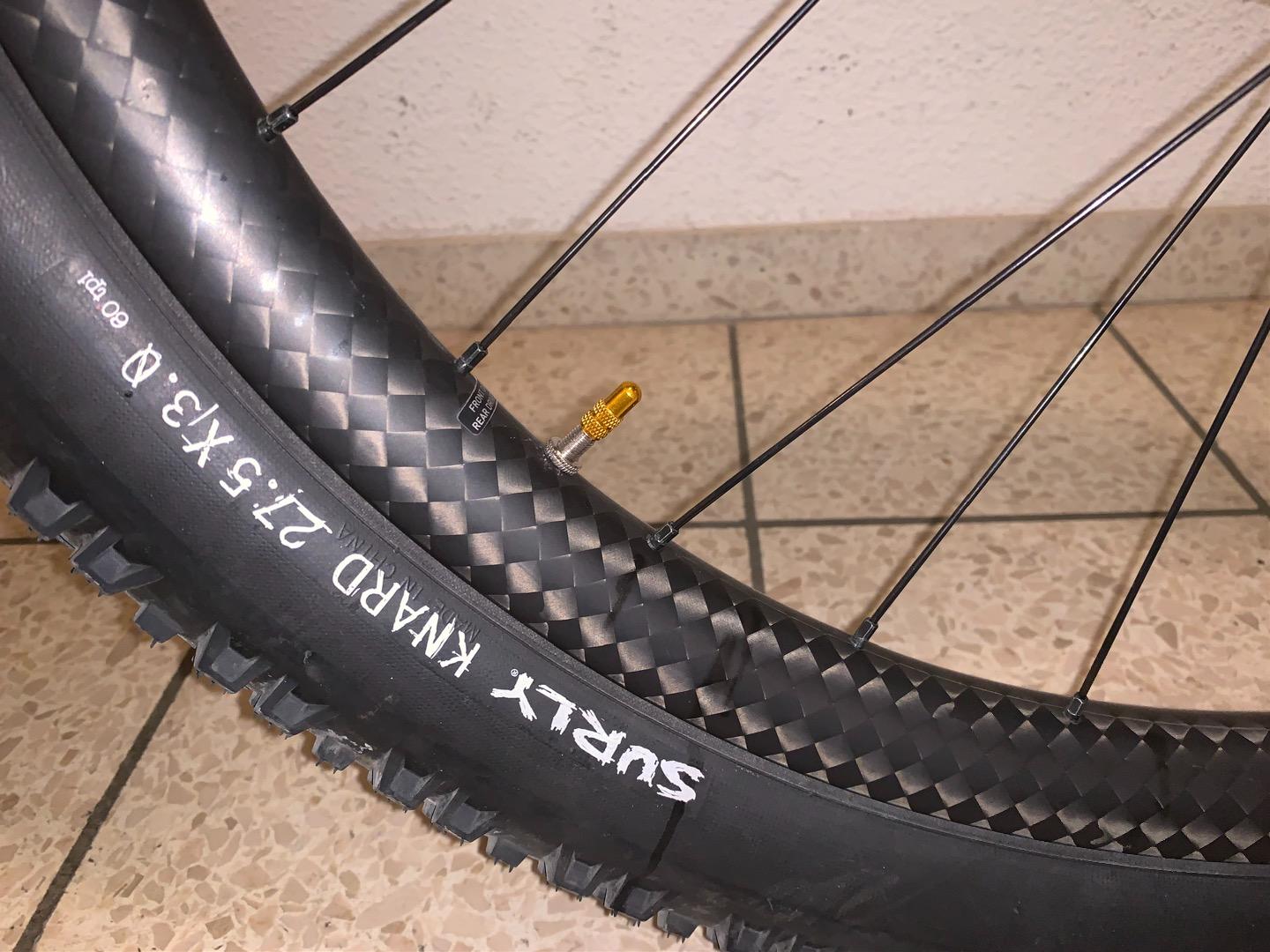 12k-wheels-with-Surly-tire