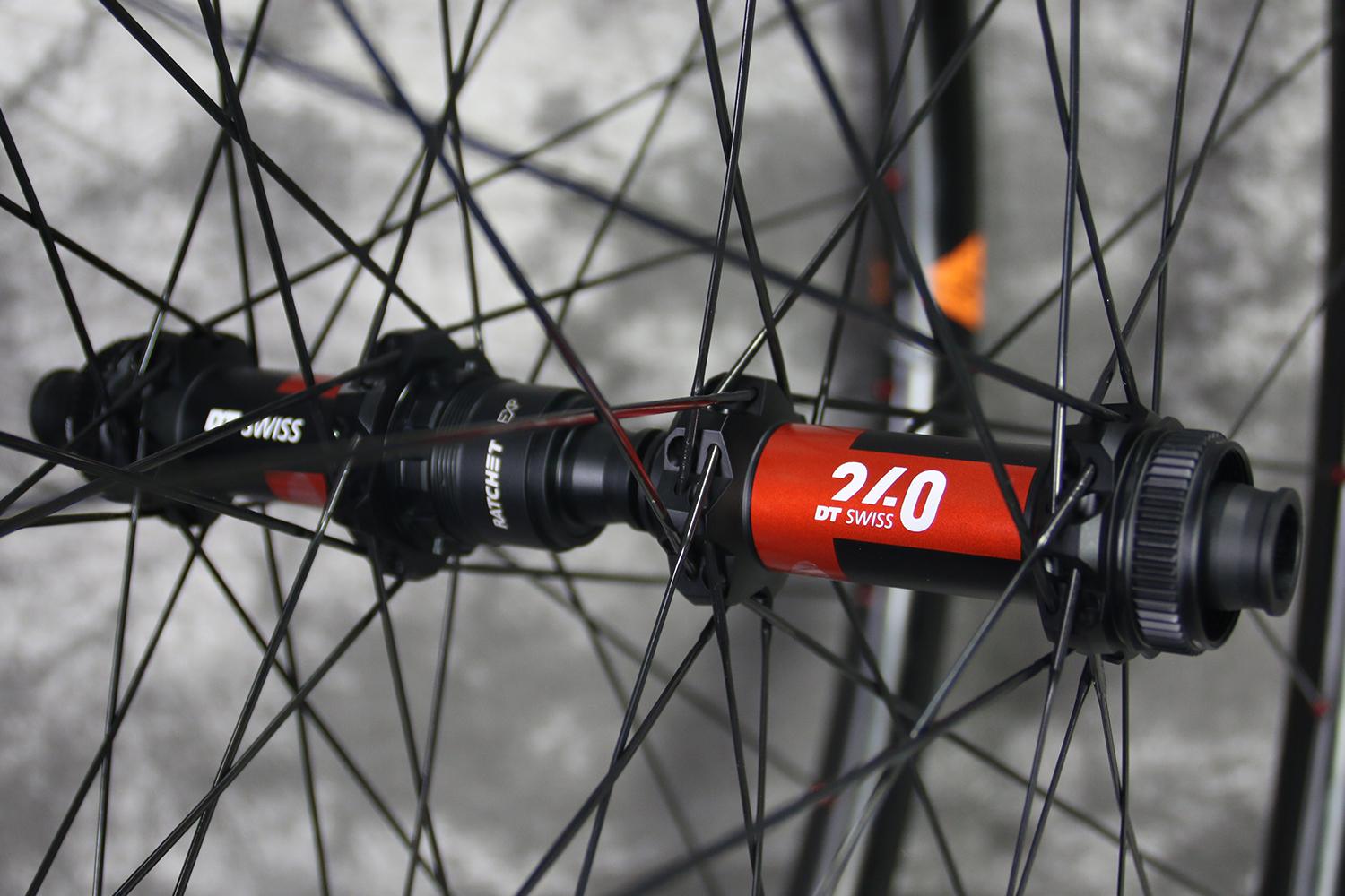 dt-swiss-240-exp-mtb-boost-hubs-straight-pull-centerlock-disc-36t
