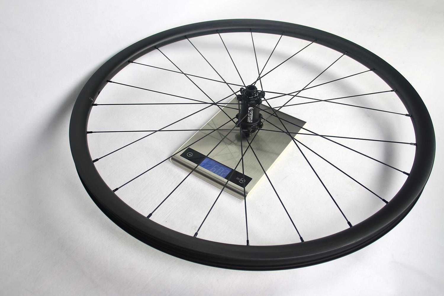 measured-weight-of-light-bicycle-ar28-front-wheel-with-carbon-ti-x-hub