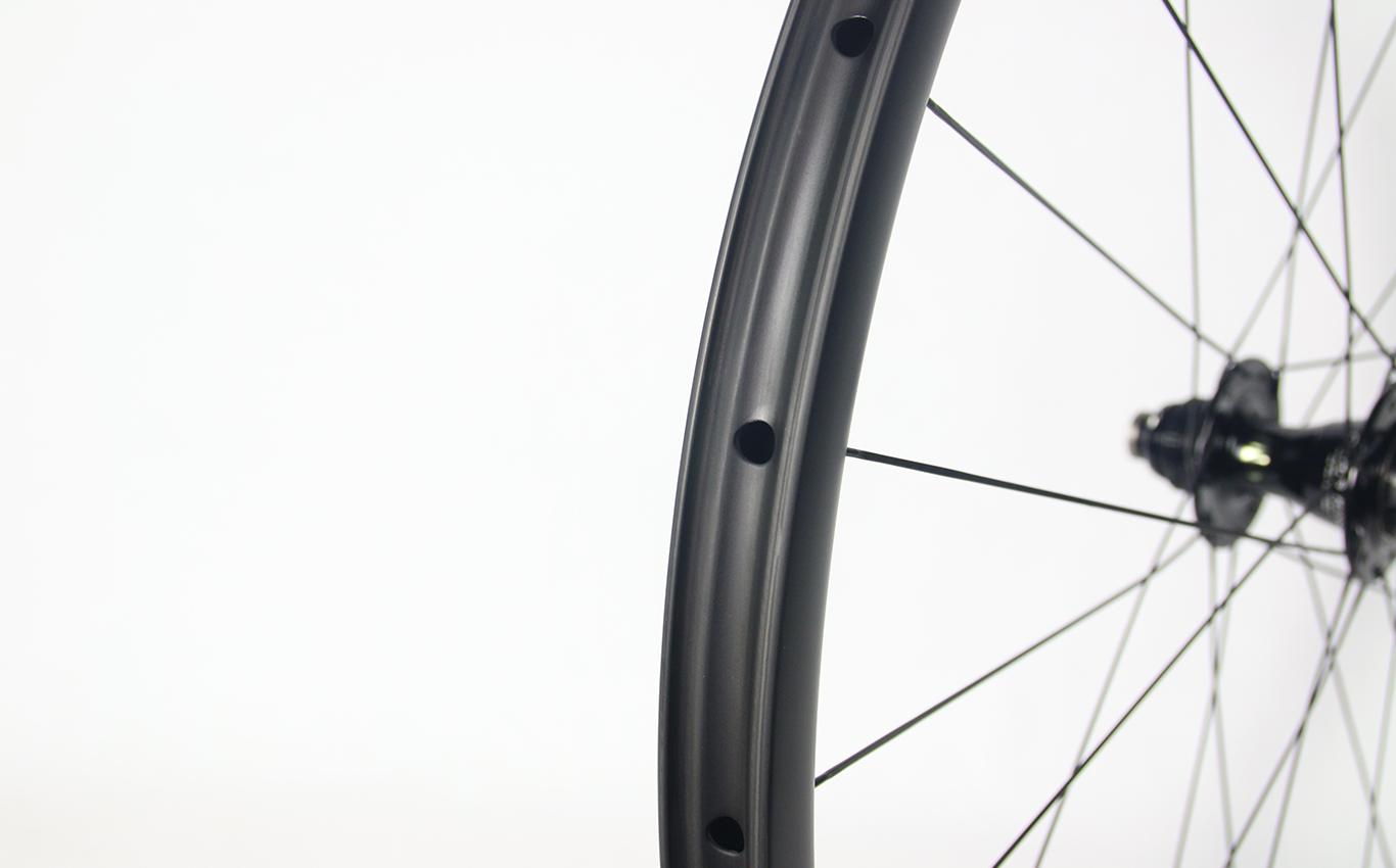 carbon road wheels disc brakes