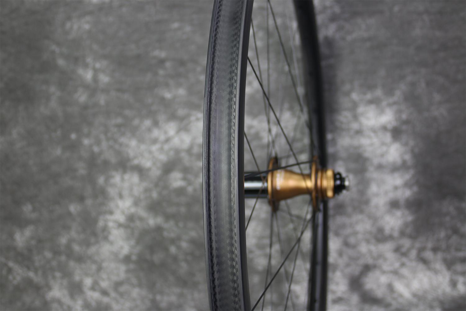 ar35-700c-road-disc-tubeless-carbon-wheel