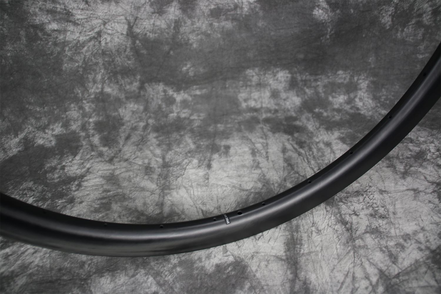 35mm-deep-28mm-wide-carbon-road-rim