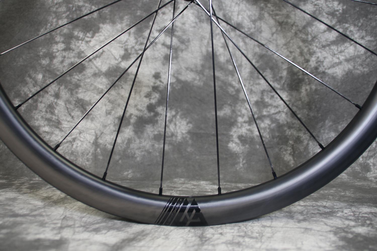 35mm-rim-valve-waterslide-decals-black-non-removable