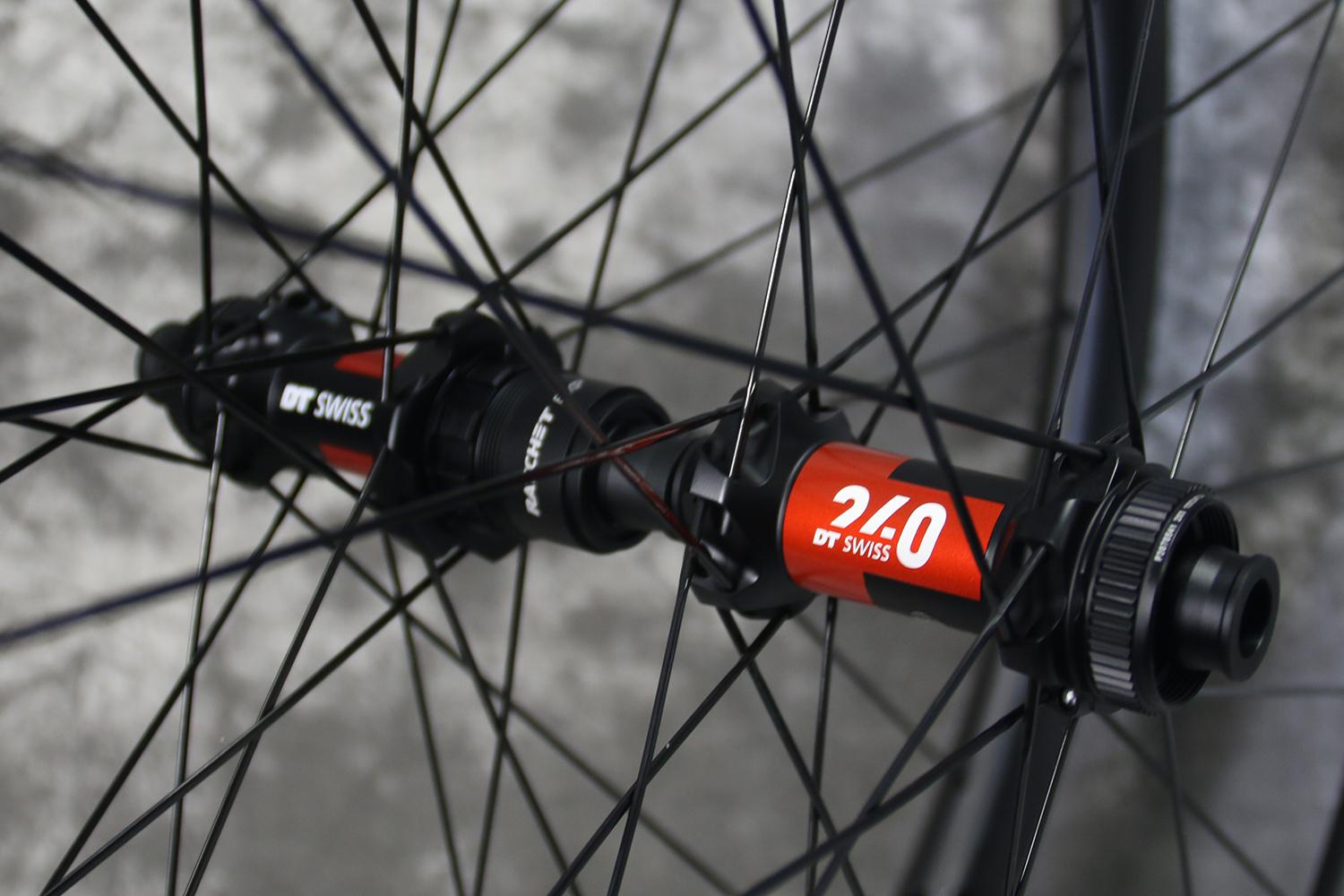 dt-swiss-240-exp-straightpull-centerlock-road-disc-hubs-36t
