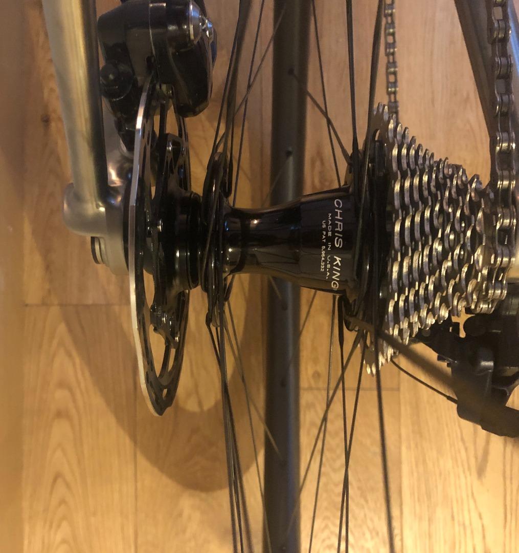 chris-king-r45d-road-rear-hub-with-11s-cassette