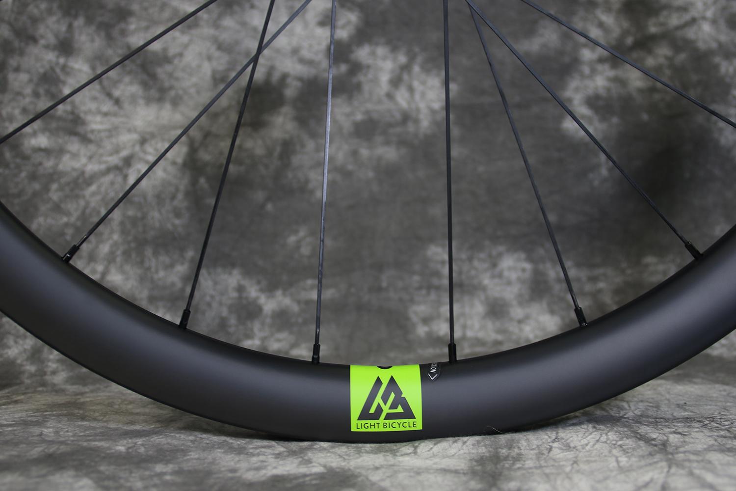 light-bicycle-rim-valve-decal-green