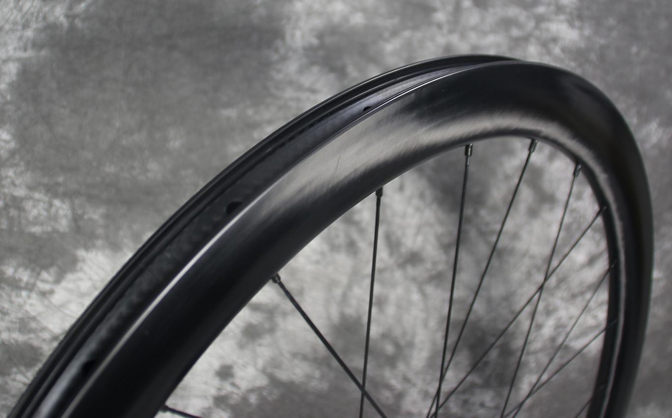 700c-ar45-paintless-finish-ud-fiber-carbon-rim-wheel
