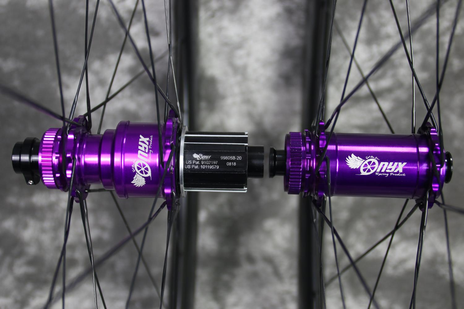 AR4621mm/28mm Widths,46mm Depth Carbon Wheelset/Onyx Vesper