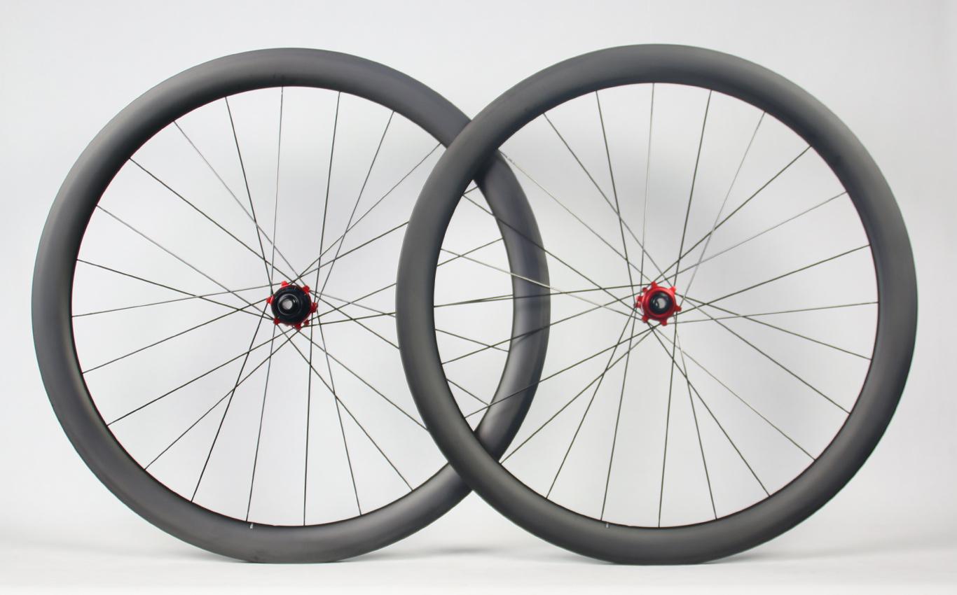 700c-46mm-depth-carbon-wheelset-matte-ud-road-disc