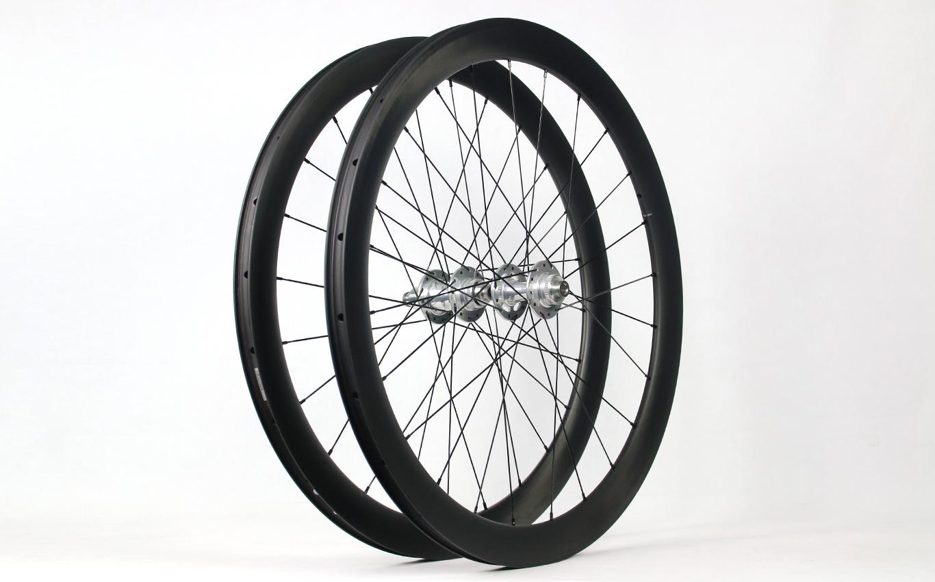 AR4621mm Inner/28mm Outer Widths, 46mm Depth Carbon Wheelset/Chris