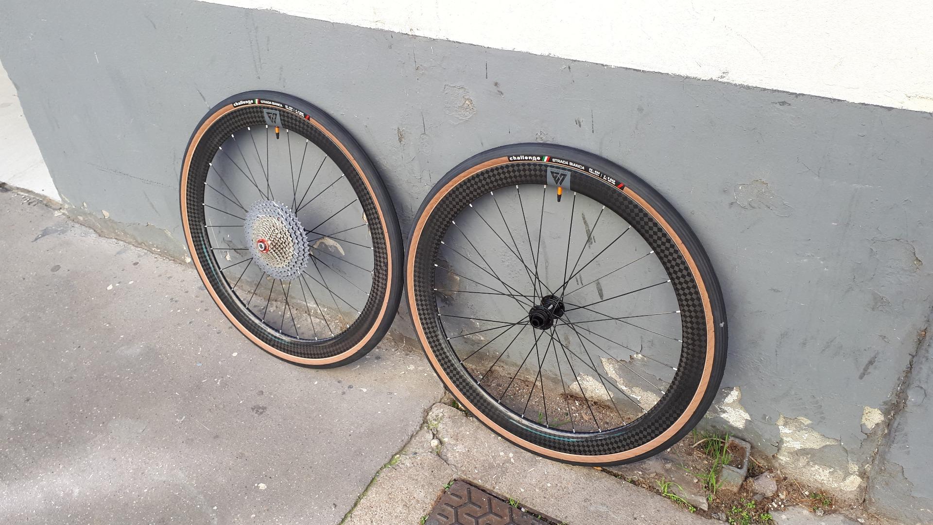 ar46-disc-brake-carbon-wheels