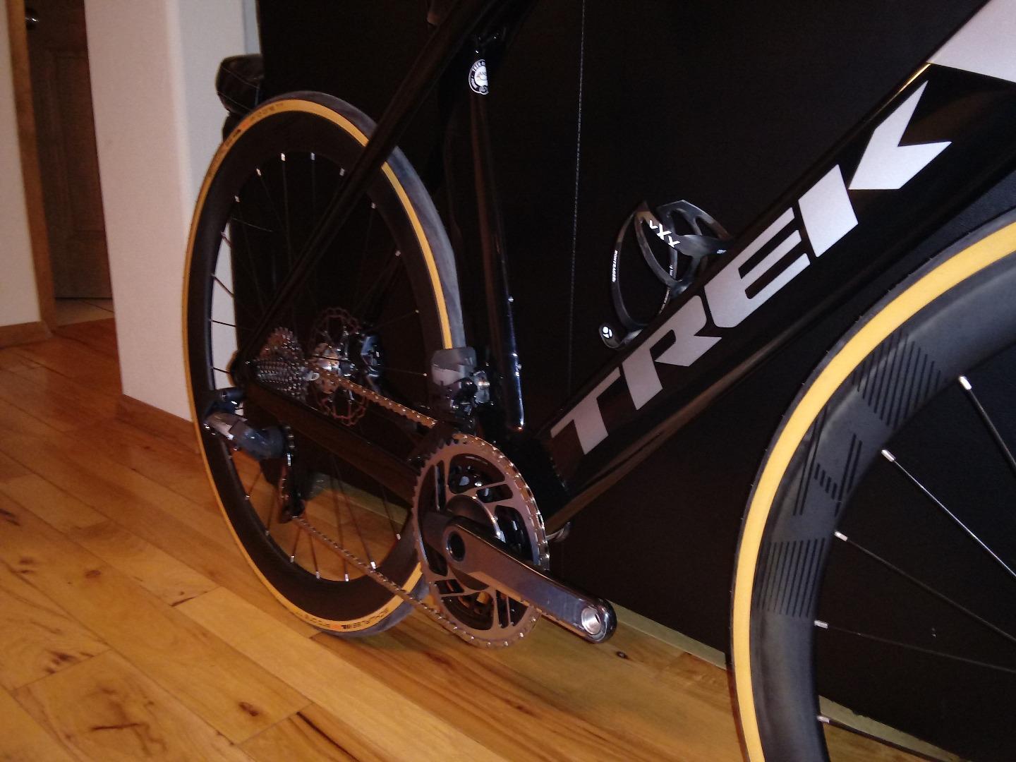AR46-700c-46mm-deep-road-carbon-wheel-review