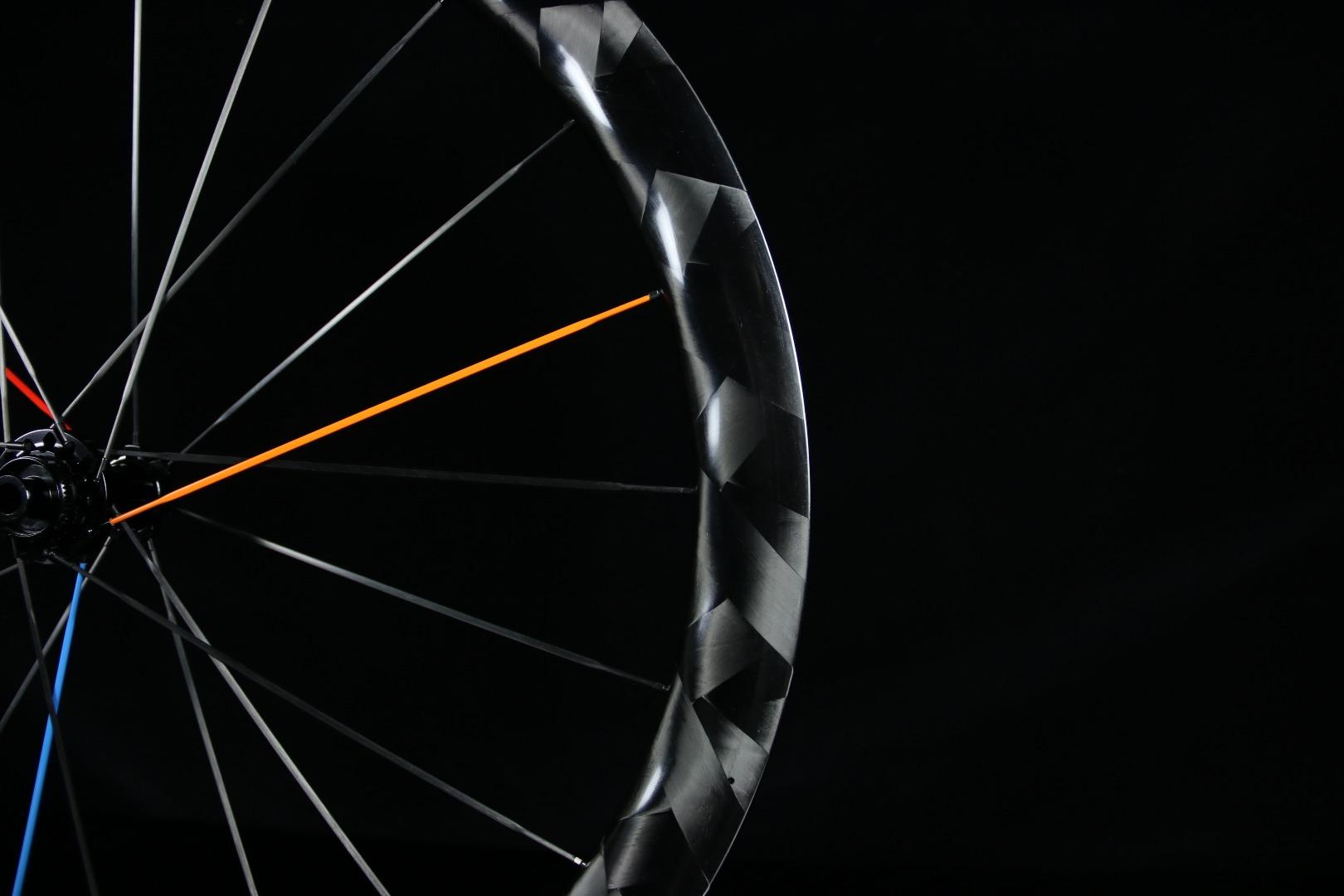 AR465 Disc Review Built With Custom Painted Flyweight Carbon Spokes