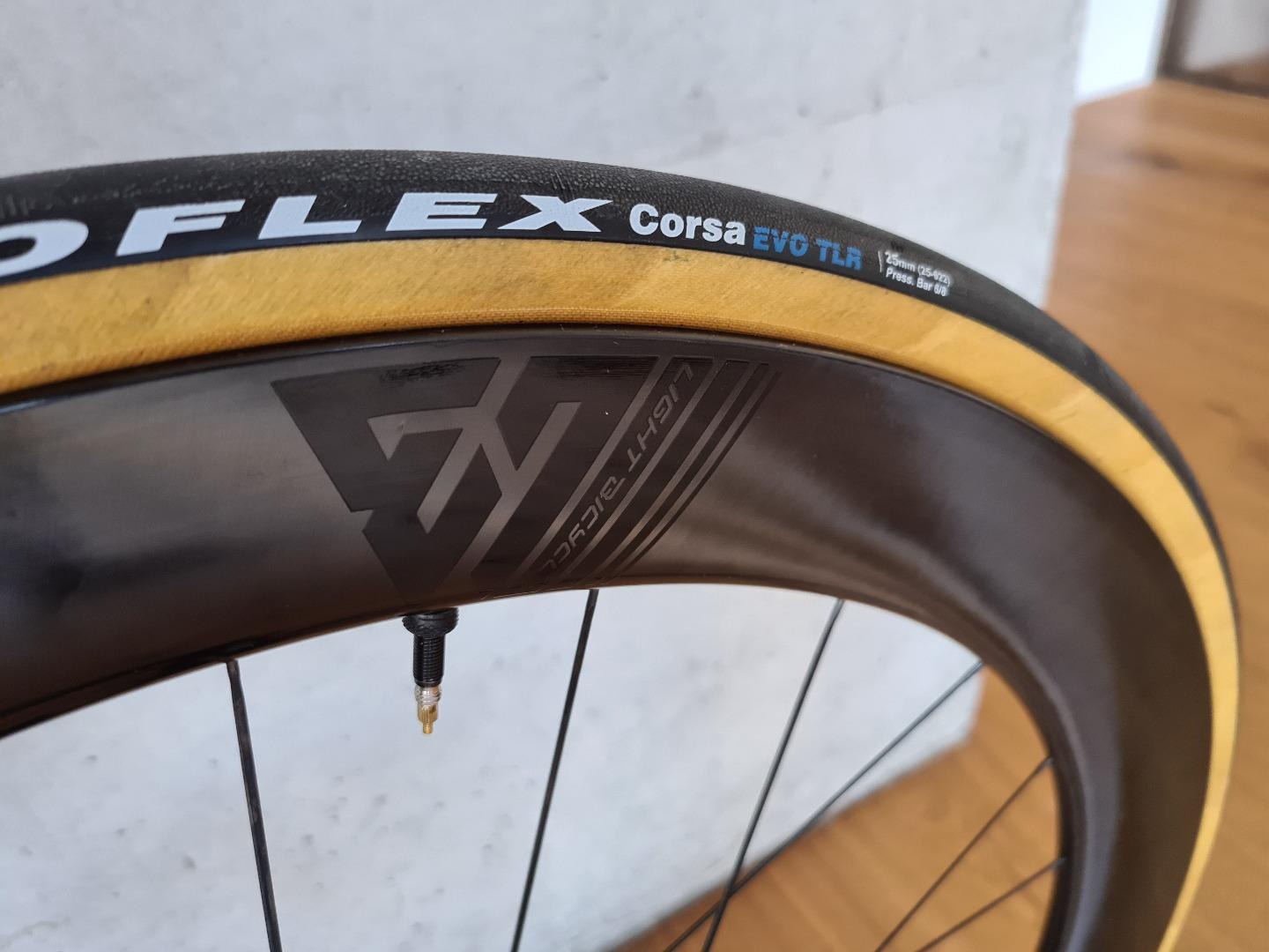 AR55-55mm-carbon-wheel-with-veloflex-Corsa-Evo-25mm