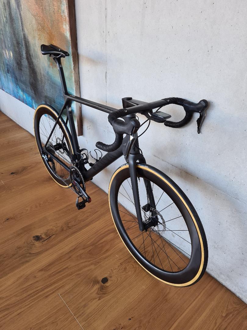 canyon-ultimate-frameset-with-55mm-carbon-wheelset
