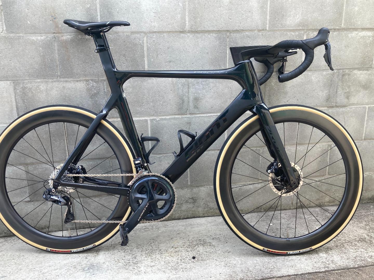 giant-propel-advanced-disc-on-light-bicycle-ar55-carbon-road-wheels