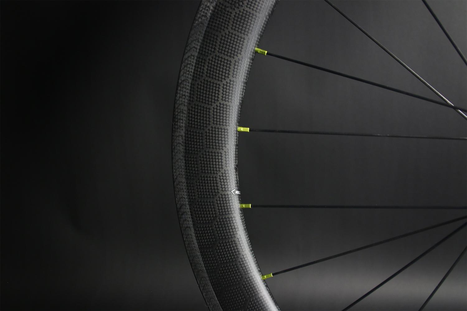 ar56-carbon-road-wheel-with-hexa-comb-weave-matte-finish