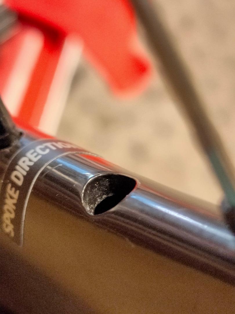 carbon-bicycle-rim-smooth-valve-hole-drilling