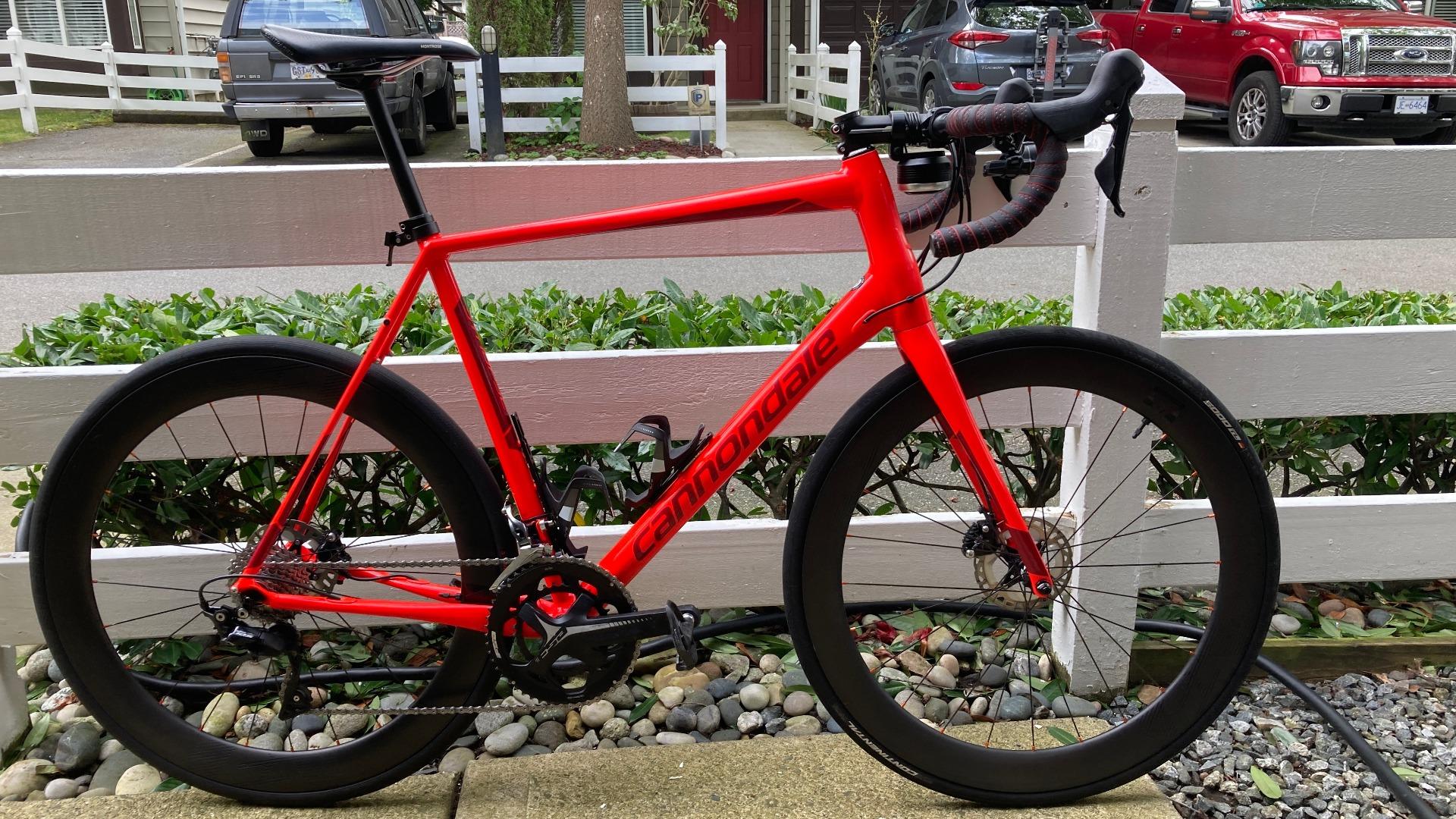 AR56-56mm-700c-carbon-wheels-on-cannondale-road-disc-frame