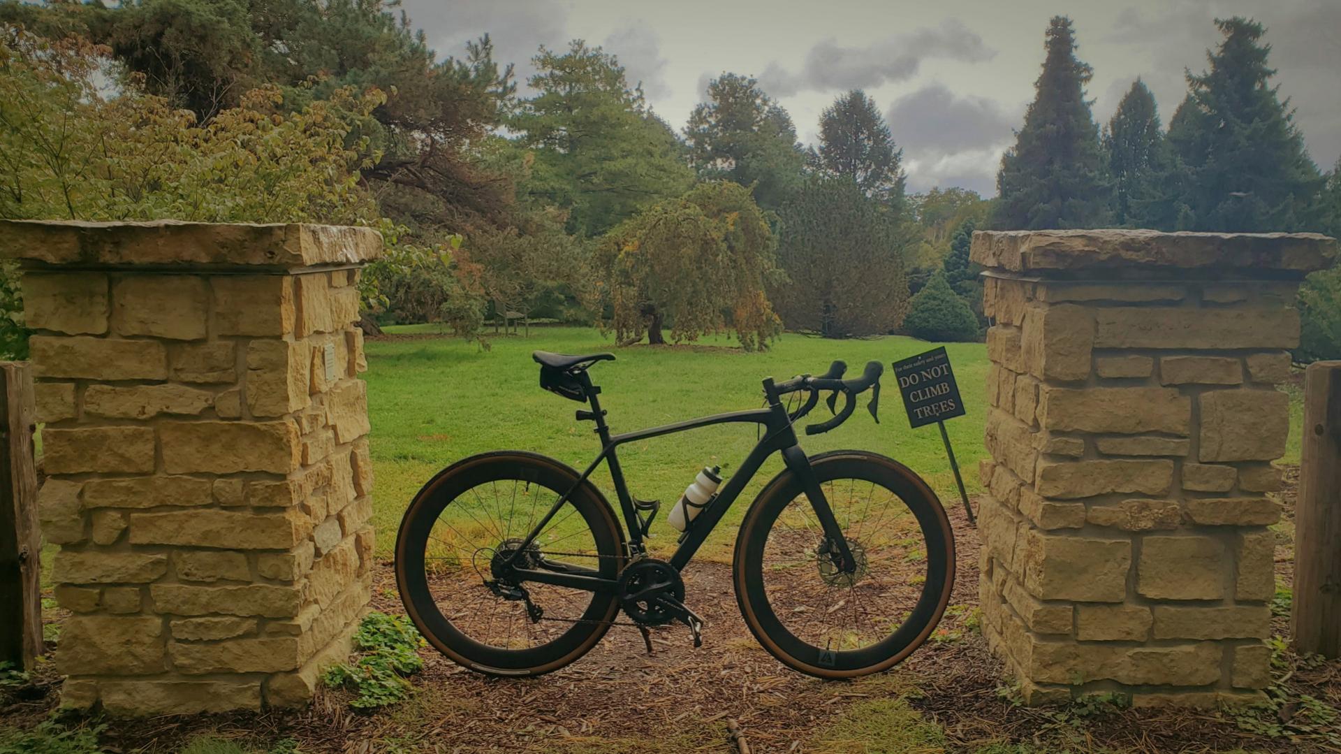 ican-ac388-700c-bike-for-farm-road-trail-riding