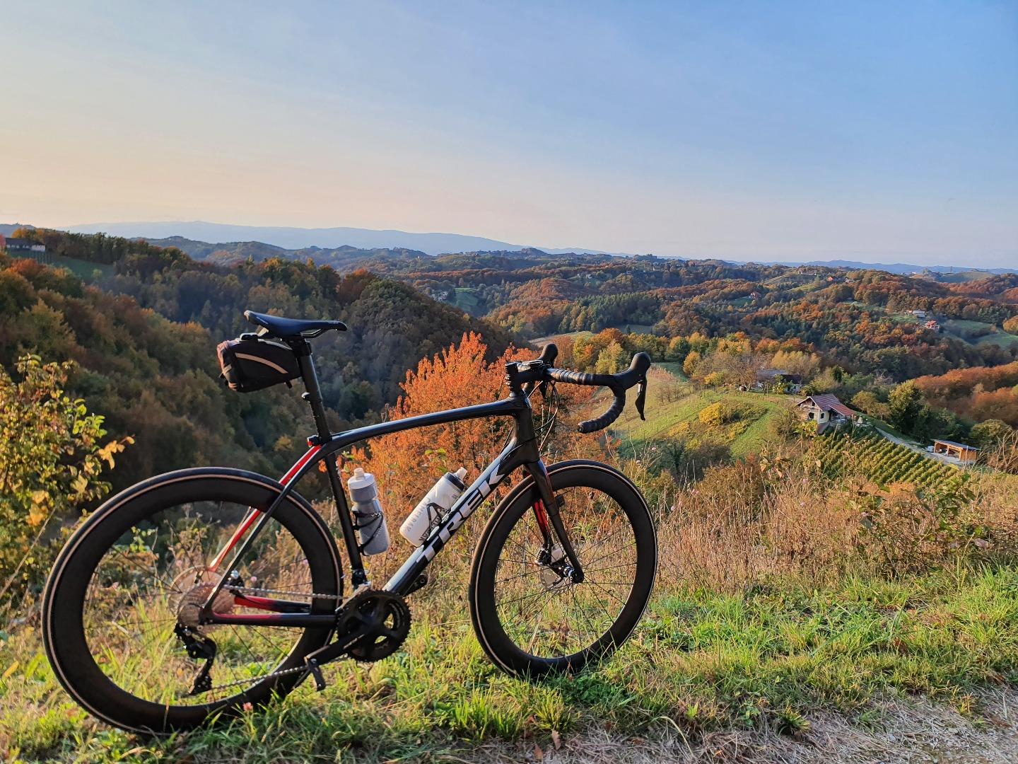 trek-domane-sl-5-disc-bike-gravel-voyage